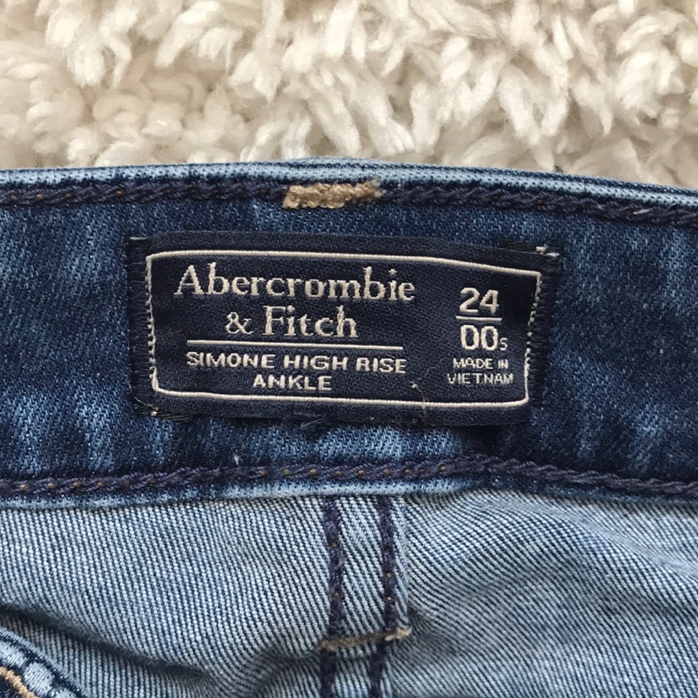 Abercrombie and Fitch jeans - Picture 3 of 3